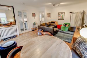 Lounge Diner- click for photo gallery